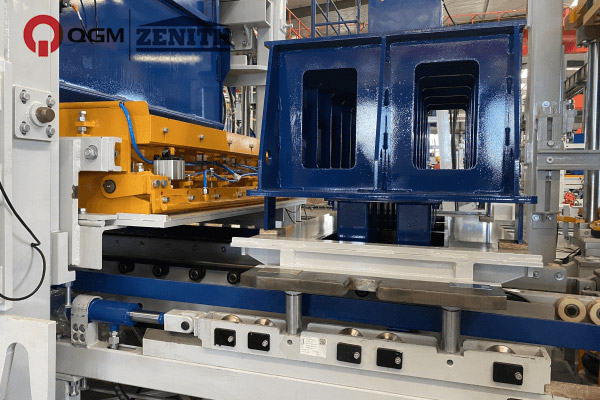 QGM ZN900CG, Unang China brick machine ay pumasok sa North American market, Lumilikha ng isang bagong panahon para sa China brick machine industry