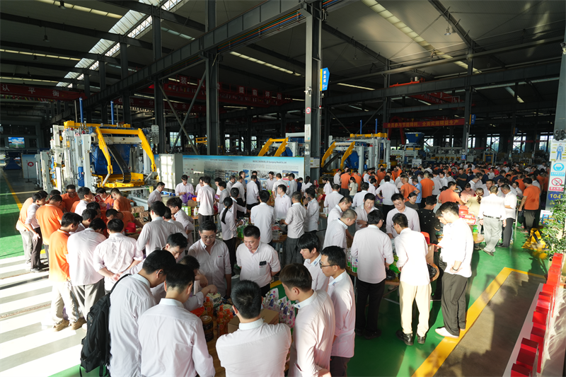 Ang buong buwan ay nagdudulot ng kagalakan at kaguluhan, at ang 