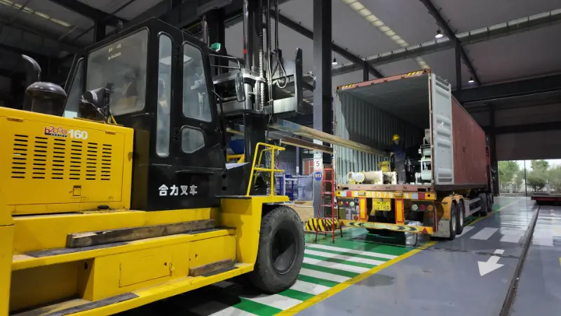 Ang mga napakalaking barko ay nagdadala ng tiwala, at ang matalinong paggawa ng kagamitan ay pupunta sa mga patutunguhan sa buong mundo.