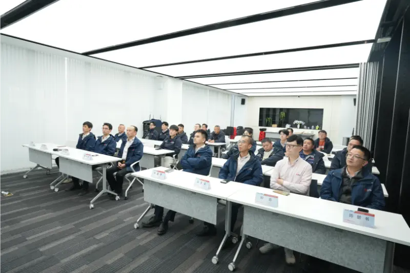 Matagumpay na natapos ang pagpupulong ng mobilisasyon para sa proyekto ng paggawa ng ladrilyo sa ibang bansa ng Quangong Machinery Co., Ltd.