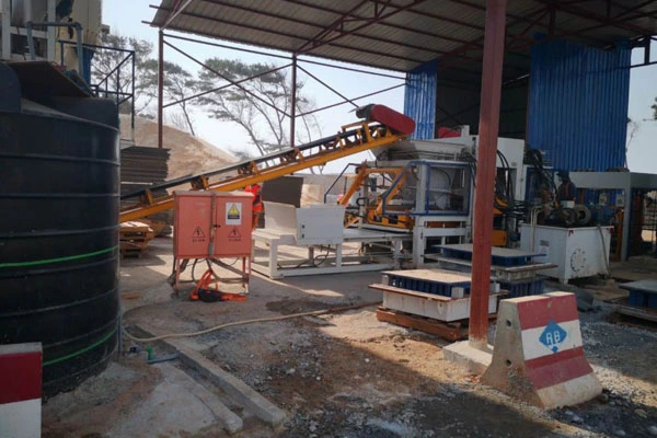 QGM QT10 Automatic Production Line Para sa proyekto ng China Road and Bridge Corporation (CRBC) Dakar BRT (Bus Rapid Transit)